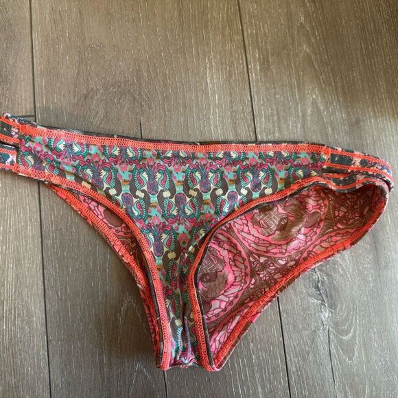 Maaji | California Bay Hipster Reversible Cheeky Bikini Bottom - Picture 8 of 10